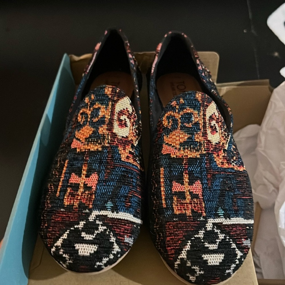 Tom’s Darcy black global woven flat Patchwork 7.5 women’s